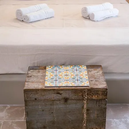 Via Roma 32 アパート オストゥーニ