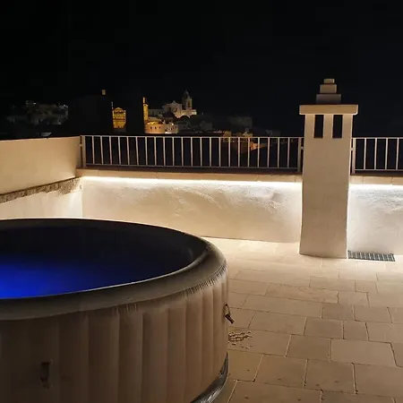 Via Roma 32 オストゥーニ