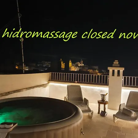 Via Roma 32 オストゥーニ